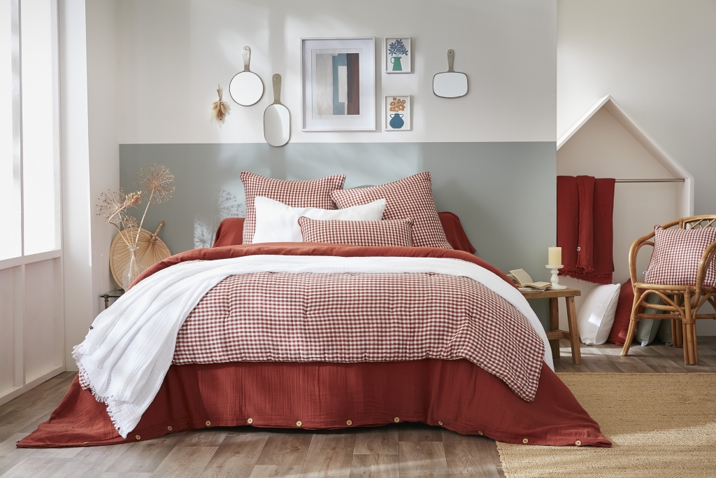 Bout de lit 90 x 200 cm Gaze de coton tissée teinte VICKIE Terracotta