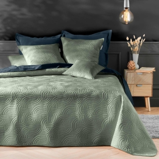 Couvre-lit 240x260 cm + 2 housses de coussin 60x60 cm – Velours uni matelassé SOLANGE Cèdre