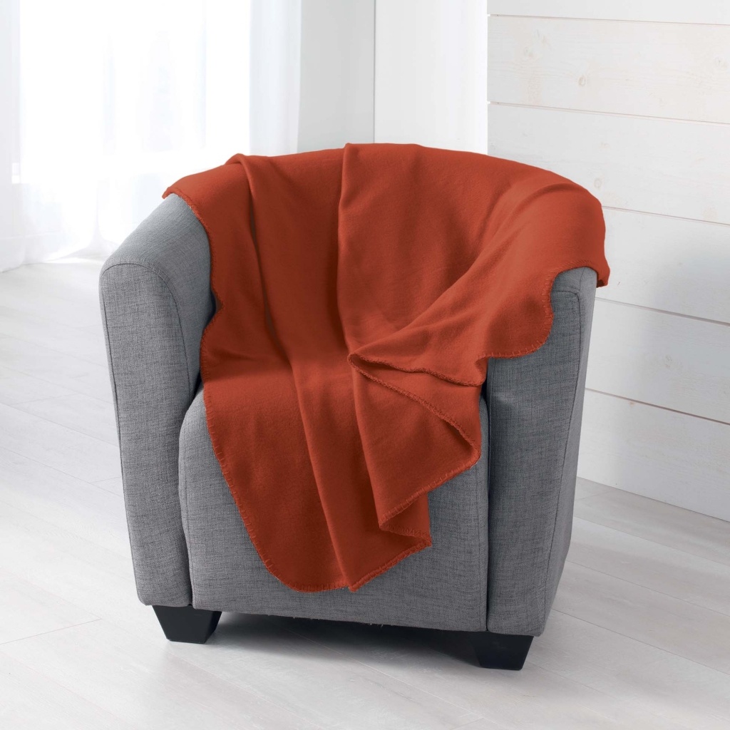 Plaid 125 x 150 cm – Polaire Uni MILOU – Terracotta – Finition Point Cavalier