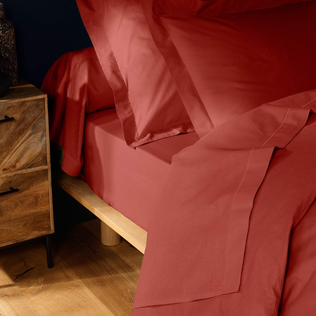 Drap plat 2 personnes 240 x 300 cm coton 57 fils Lina Terracotta – Finition point bourdon
