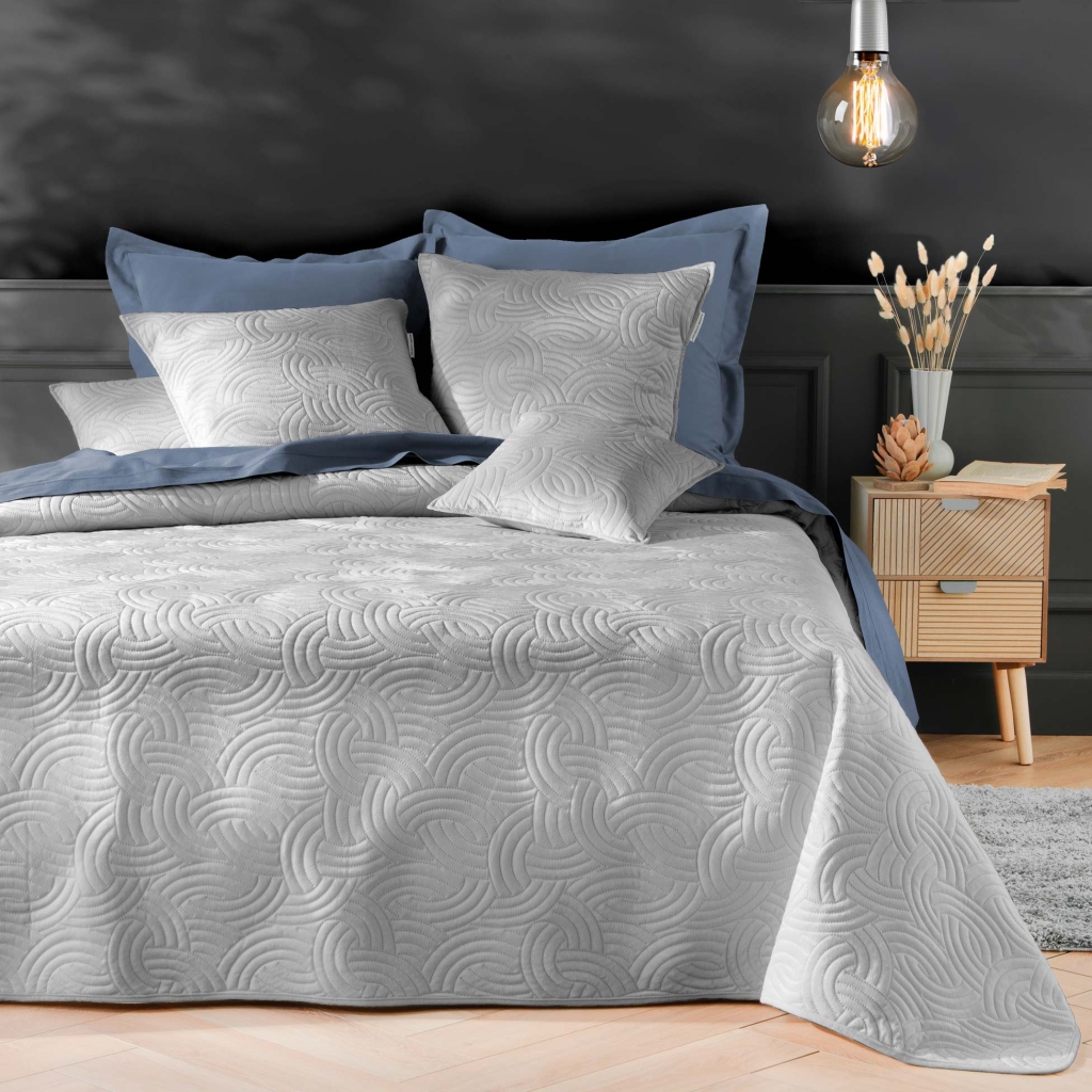 Couvre-lit 240x260 cm + 2 housses de coussin 60x60 cm – Velours uni matelassé SOLANGE Gris