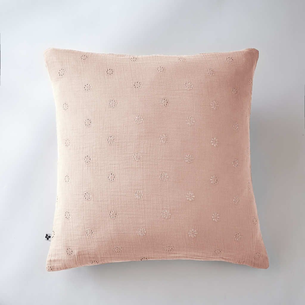 Taie d'oreiller brodée en gaze de coton 60 x 60 cm Gaïa Boho Rose clair