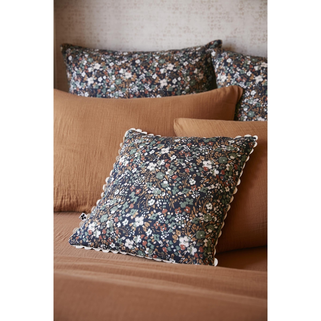 Coussin déhoussable 40 x 40 cm – Gaze de coton imprimée – Capucine Minuit