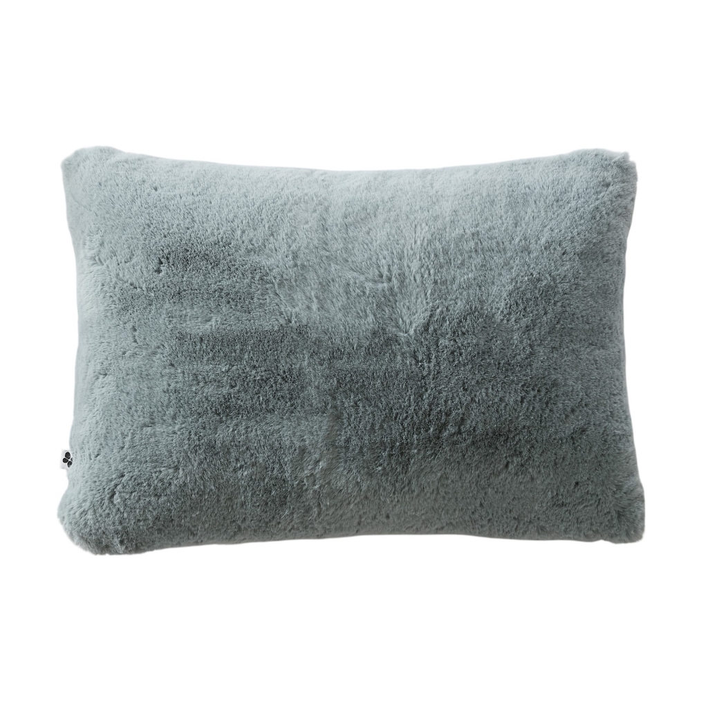 Coussin déhoussable 40 x 60 cm – Polyester imitation fourrure Sven Bleu arctique