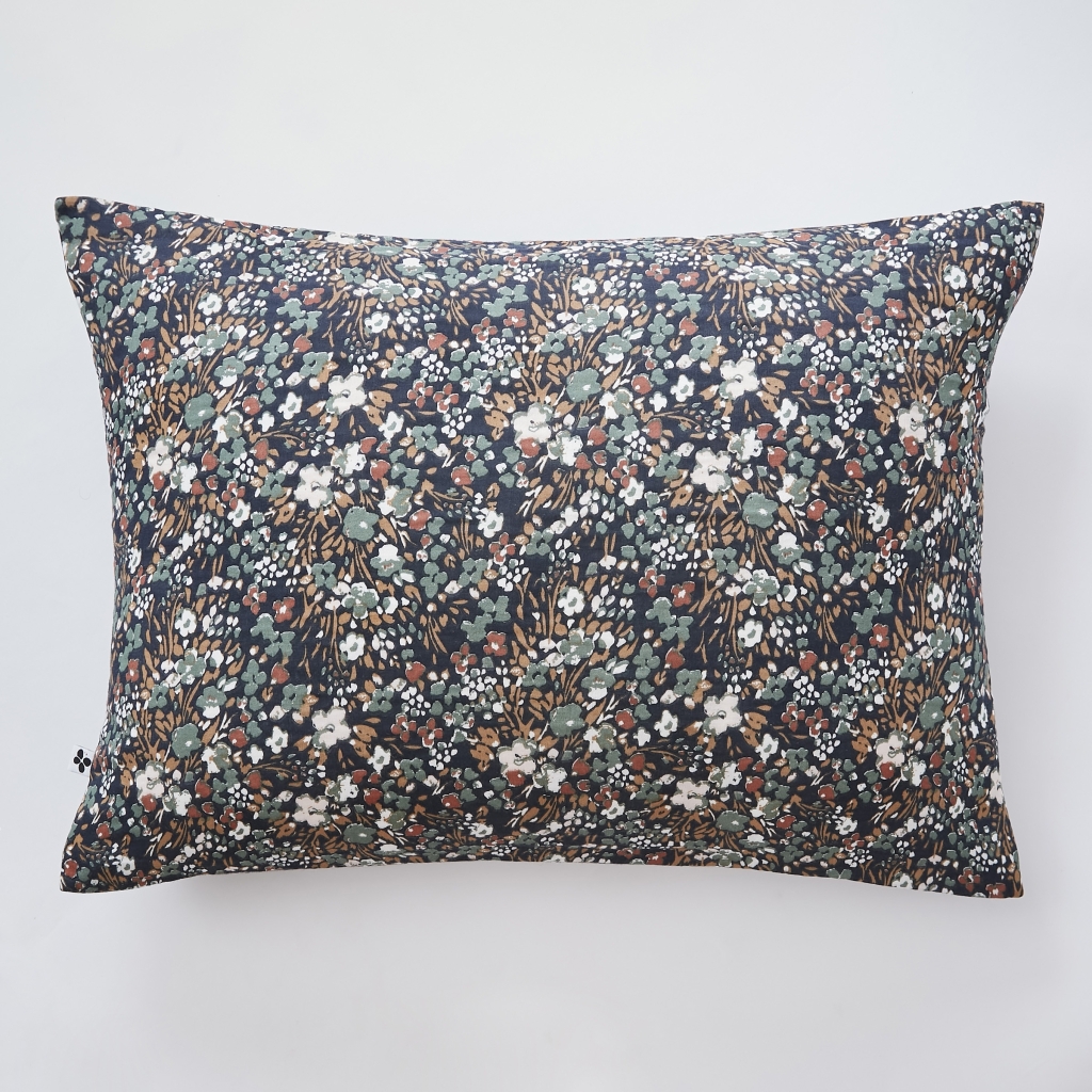 Taie d’oreiller 50 x 70 cm – Gaze de Coton Imprimée CAPUCINE Minuit