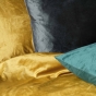 Housse de Couette 240 x 220 cm – Velours Uni – Velina Ocre + 2 Taies