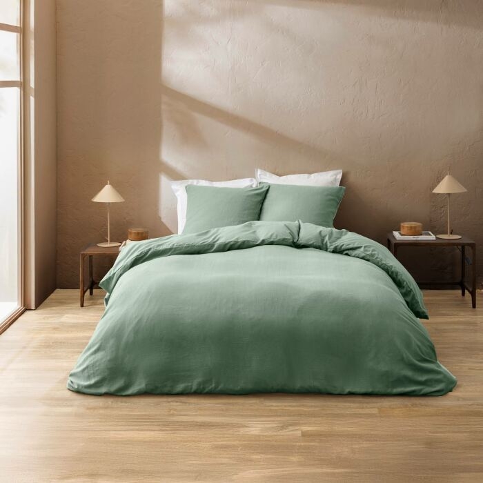 Housse de couette 240 x 220 cm - Coton relief uni CLARA - Texture structurée - 2 taies 63 x 63 cm - Cèdre 