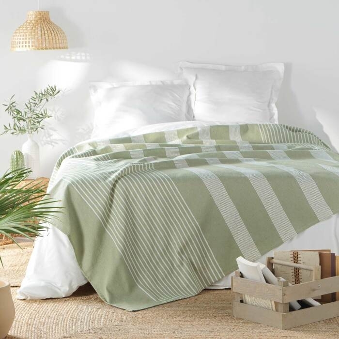 Couvre lit 1 personne 180 x 220 cm coton/polyester tisse adele Sauge