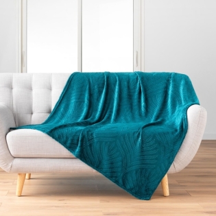 Plaid 125 x 150 cm flanelle relief unie nelia Bleu sur Mon Linge de Maison Plaid 125 x 150 cm flanelle relief unie nelia Bleu