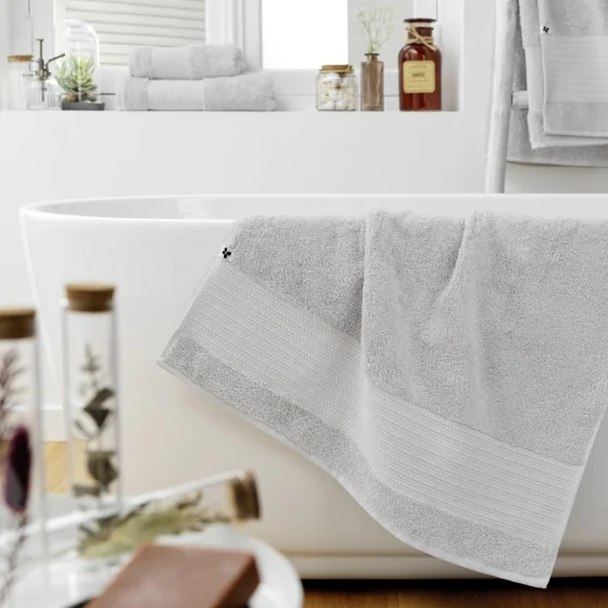 Serviette 70 x 130 cm garance nuage Gris