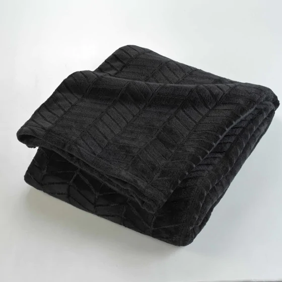 PLAI Plaid 180 x 220 cm en flanelle relief uni – Modèle ARYA – Coloris Noir 