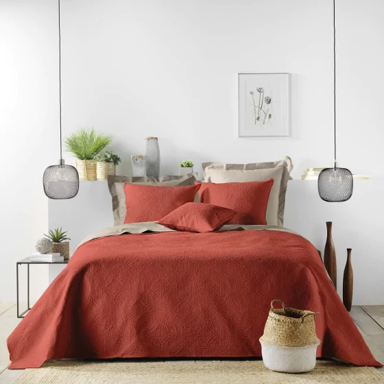 COUVRE-LIT 2 PERSONNES MATELASSÉ 220 x 240 CM – MICROFIBRE UNIE ROMANE TERRACOTTA