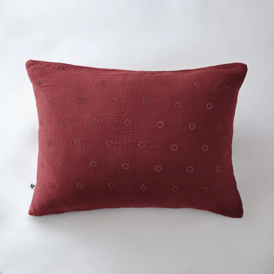 Taie d'oreiller brodée en gaze de coton 50 x 70 cm Gaïa Boho Bordeaux