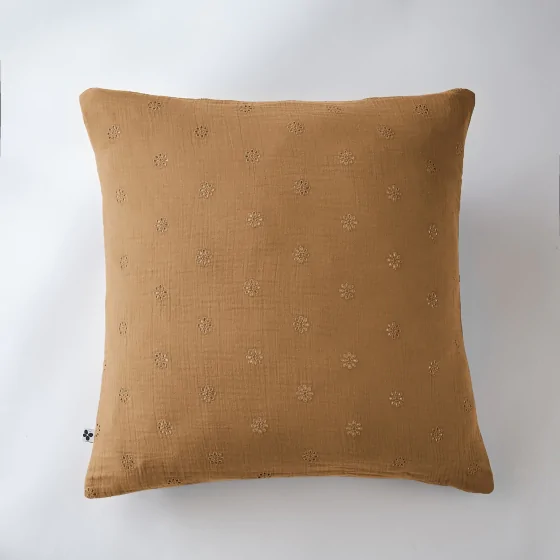 Taie d'oreiller brodée en gaze de coton 60 x 60 cm Gaïa Boho Camel