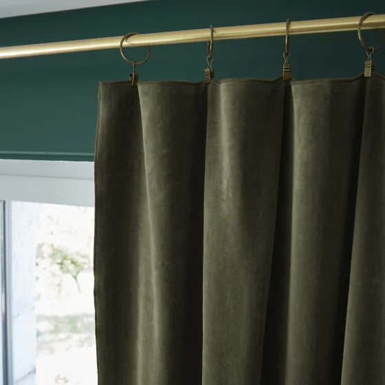 Rideau ajustable + 8 anneaux pince  140 x 270 cm velours de coton César Vert kaki