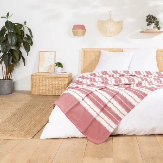 Couvre lit 2 personnes 220 x 240 cm coton/polyester jacquard Abby Marsala