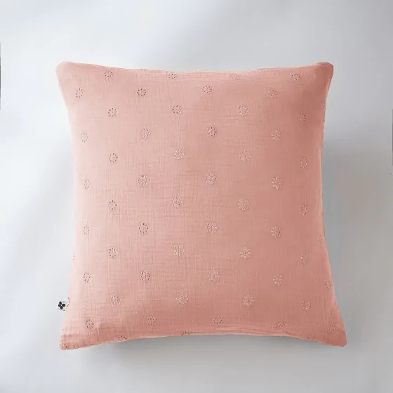 Taie d'oreiller brodée en gaze de coton 60 x 60 cm Gaïa Boho Rose pêche