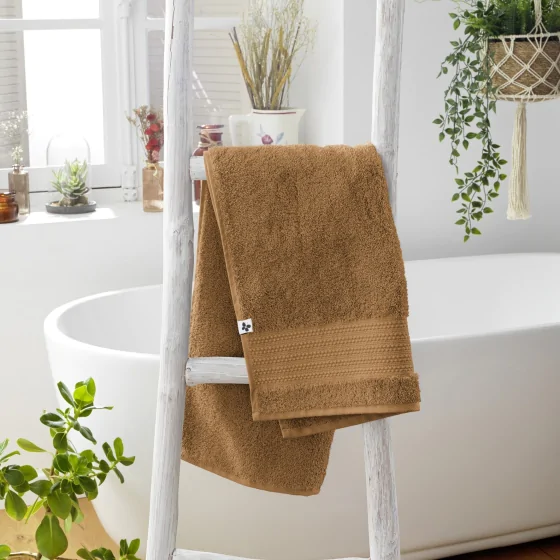 Serviette de toilette 50 x 90 cm éponge unie garance camel Marron