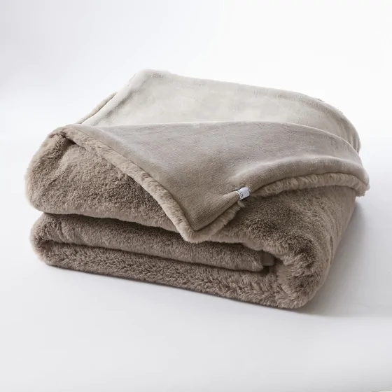 Plaid Ultra Doux Imitation Fourrure – Sven Loutre – 140 x 200 cm