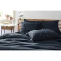 Taie d'oreiller gaze de coton brodée fil or 50 x 70 cm Gaia Chic Bleu marine