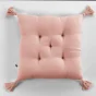 Coussin capitonné 5 points avec pompons gaze de coton 40 x 40 cm gaïa rose pêche Rose