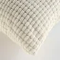 Coussin Déhoussable Compressé 45 x 45 cm – Velours Relief Swing – Coloris Naturel