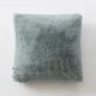  Coussin Déhoussable 45 x 45 cm en Fausse Fourrure – Bleu artic Sven