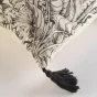 Coussin dehous. compr. pompons 45x45 cm coton/polyester imp. metal. papaya des p Sans
