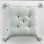 coussin capitonné 5 points avec pompons 40 x 40 cm gaze de coton unie gaïa eucalyptus